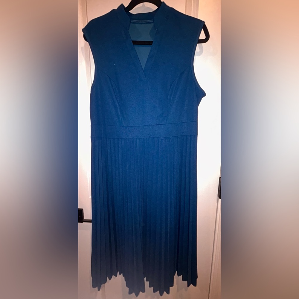 Elegant Blue Sleeveless Dress